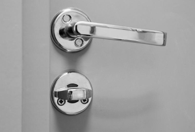 Multipoint Locking Handles